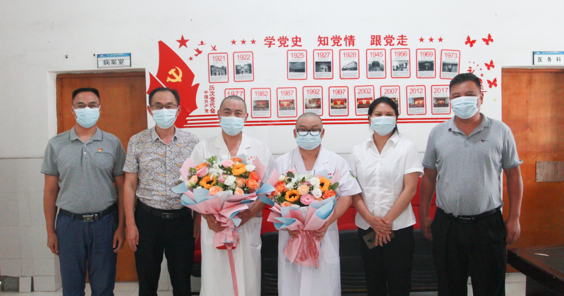 合江县召开第五个“中国医师节”表扬大会，县领导带队开展“中国医师节”慰问活动 第 17 张