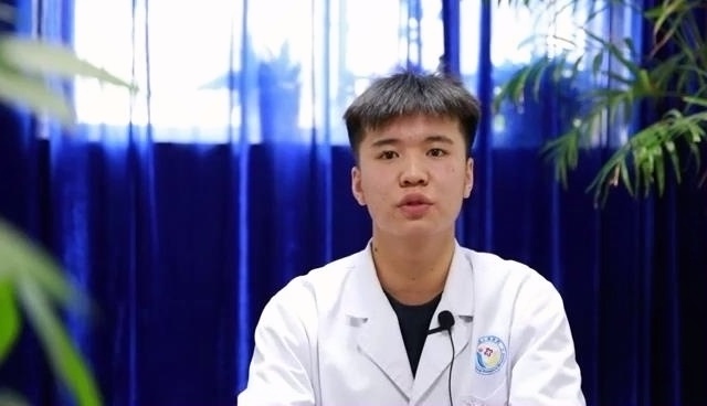 合江：群众不慎溺水，实习医生心肺复苏挽救生命 第 2 张