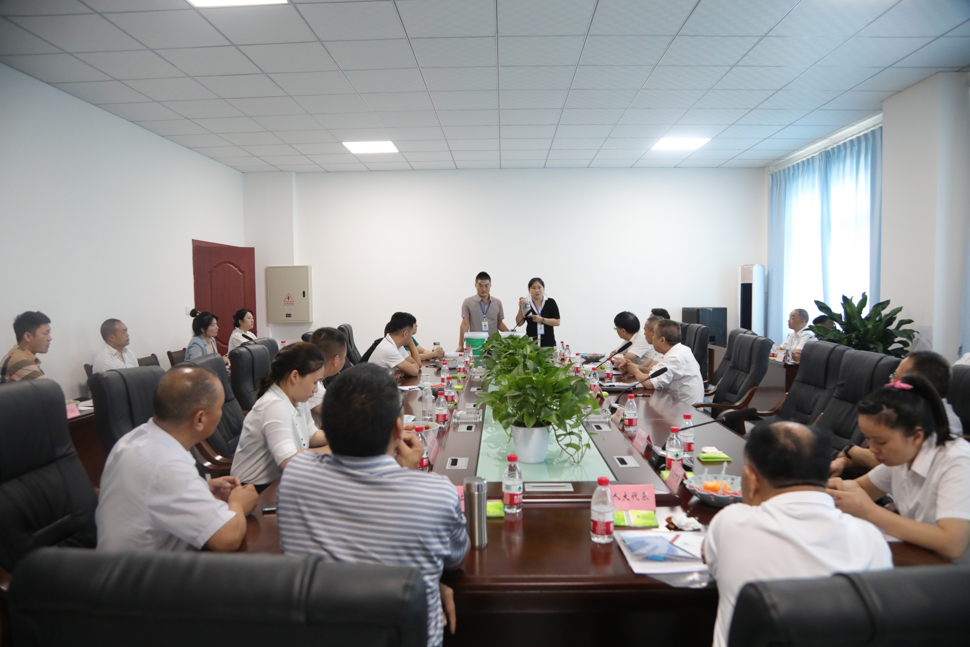 唱好双城记：成渝地区双城经济圈绿色建材产销对接会举行 第 2 张