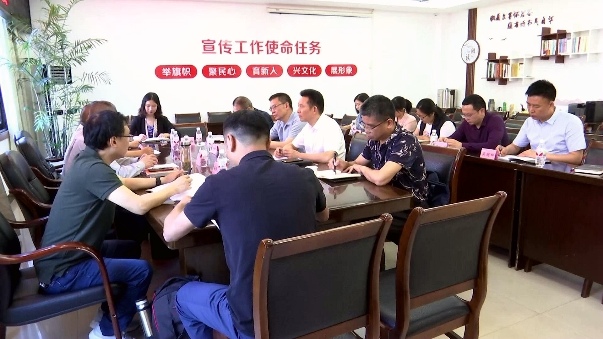 泸州日报来合调研“走读长江”专题活动