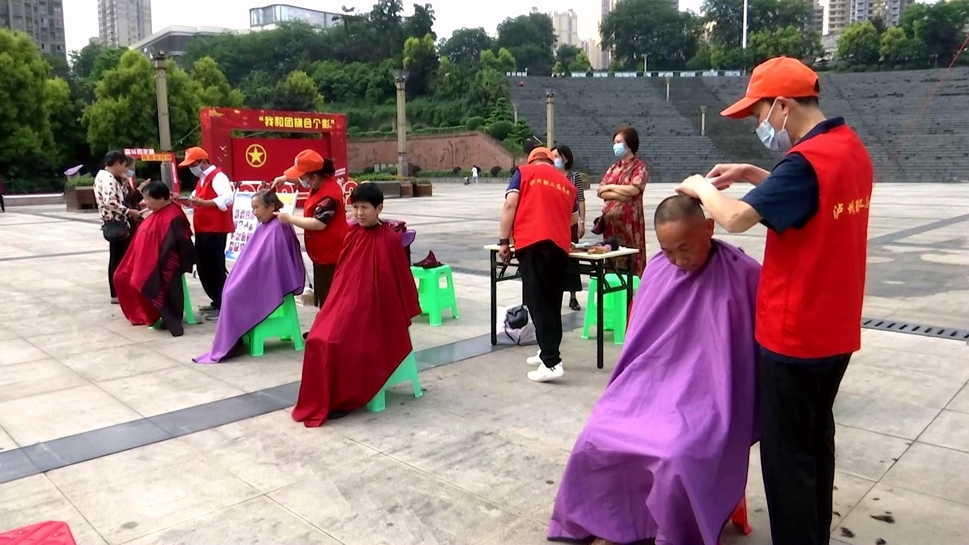 合江：崇尚劳动好风尚，劳模志愿服务暖人心 第 2 张
