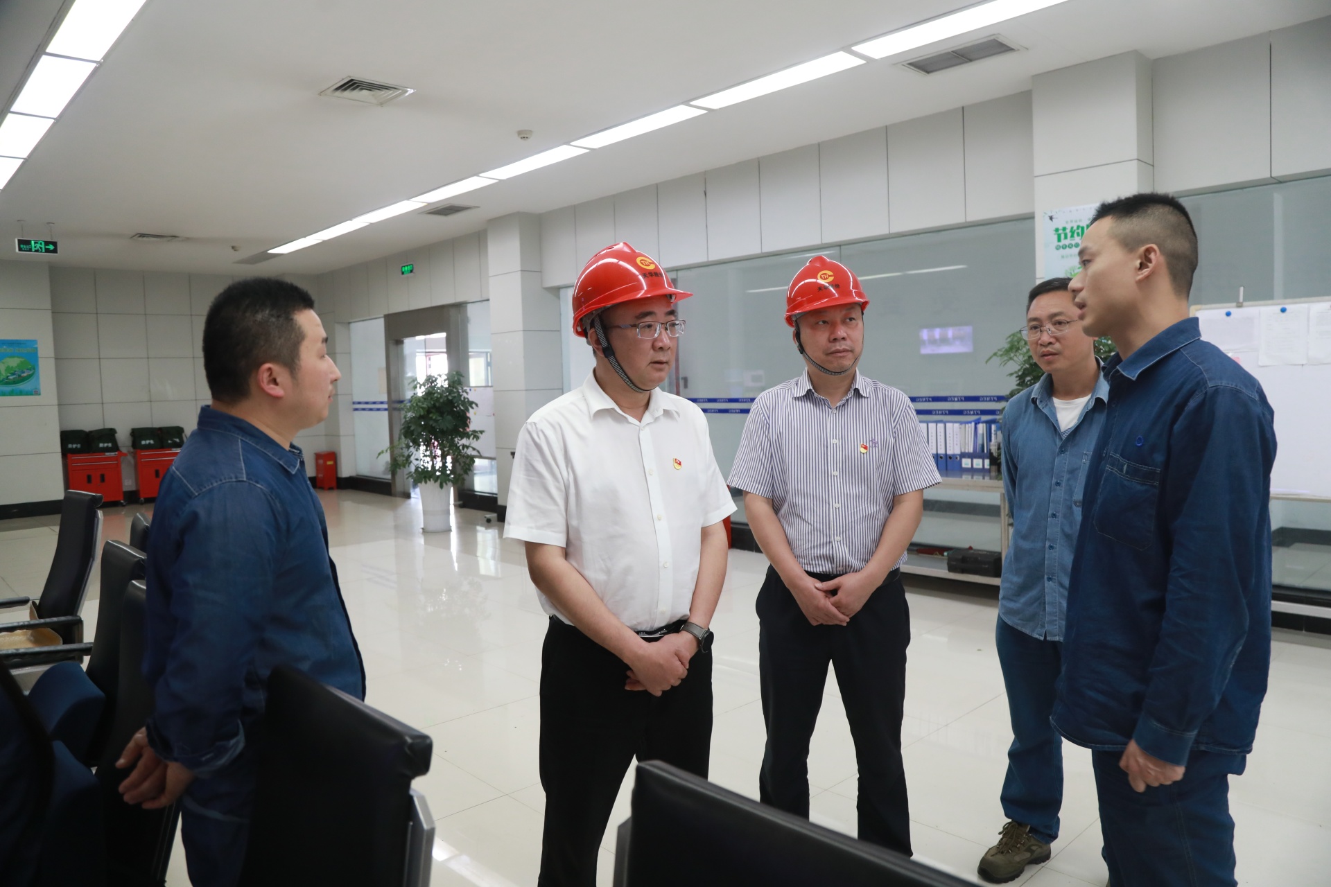 陆相东：全力做强企业，助推地方经济发展 第 4 张