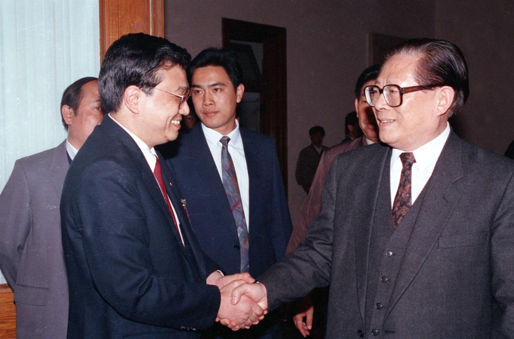李克强同志生平照片 第 2 张