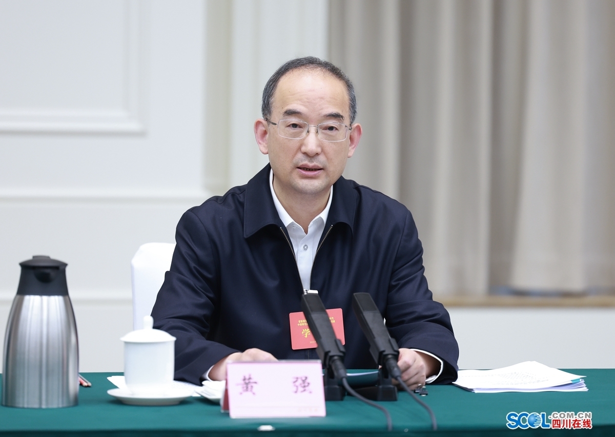 王晓晖在省级领导干部学习贯彻习近平新时代中国特色社会主义思想主题教育读书班上强调：坚持一篇一篇地读、逐字逐句地悟，更好从党的创新理论中汲取奋发进取的智慧和力量 第 3 张