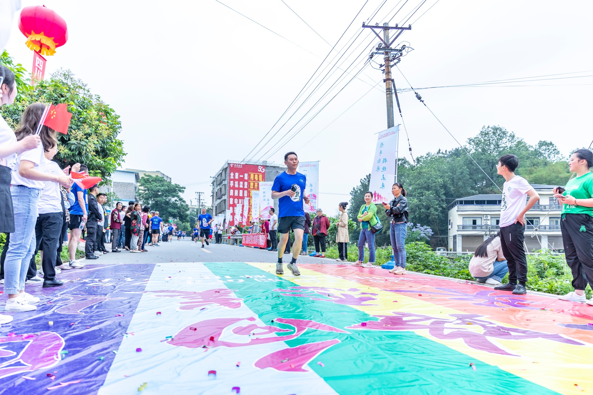 高清图集 丨2023巴蜀鱼米之乡“四川农信”杯田园马拉松燃情开跑 第 13 张